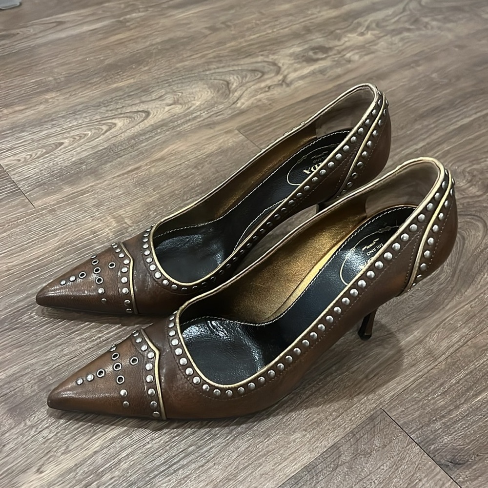❤️❤️ Beautiful, New Vintage Prada Heels ❤️❤️
